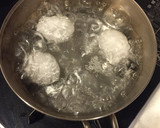 半熟たまごのゆで卵。作り方1写真