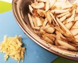 ごまがうまい！豚肉とゴボウの甘辛炒め煮♪作り方1写真