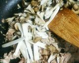 生姜香る〜「トロみ豚こま」乗せラーメン作り方4写真