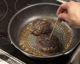 ハンバーグの焼き方（フライパン編）作り方5写真