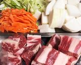 焼肉屋さん気分♡牛バラと野菜の旨味スープ作り方2写真