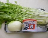 簡単♪鯖缶＆水菜・新玉混ぜ混ぜサラダ作り方1写真