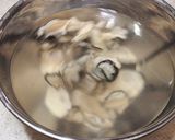 牡蠣鍋は豚バラごぼう舞茸ねぎ春菊赤だしで作り方4写真