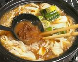 牡蠣鍋は豚バラごぼう舞茸ねぎ春菊赤だしで作り方5写真