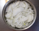 わさび菜と新玉ねぎで簡単おもてなしサラダ作り方2写真