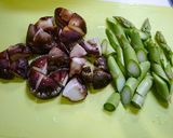 簡単副菜！アスパラ椎茸のガリバタ醤油作り方1写真