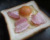 おひとりさまのこぼれない目玉焼きトースト作り方3写真