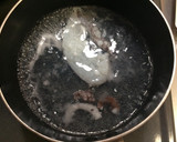 簡単☆生タコの皮とワカメの醤油マヨ和え作り方2写真