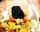 鶏挽肉とモッツアレラとバジルソースの餃子作り方1写真