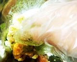 鶏挽肉とモッツアレラとバジルソースの餃子作り方2写真