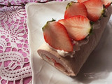 苺のヨーグルトロールケーキ