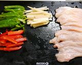 簡単！ぷるぷる鶏胸肉の青椒肉絲作り方1写真