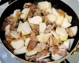 ご飯がすすむ！ カブと豚肉の甘辛炒め作り方5写真