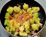 ロマネスコとベーコンのおかか醤油炒め作り方6写真