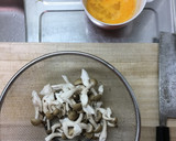 フライパン1つ。しめじと卵の中華風炒め作り方1写真