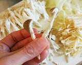 たっぷりきのこと卵のスープ～生姜風味～作り方1写真