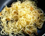 キノコのガーリックバターかた焼きそば作り方3写真