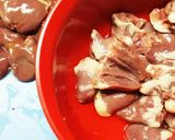 簡単♪エバラすき焼きのたれで鶏レバモツ煮作り方1写真