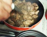 簡単♪エバラすき焼きのたれで鶏レバモツ煮作り方3写真