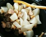 シンプルな味付けで☆鳥と大根の煮物☆作り方5写真