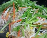 野菜たっぷり♪餃子の王将醤油ラーメン作り方5写真