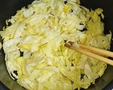 どっさり♪きゃべつとベーコンのお味噌汁作り方2写真
