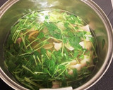 簡単♪トマトと豆苗のコンソメスープ作り方2写真