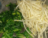 おつまみに法蓮草とモヤシの生姜醤油和え☆作り方1写真