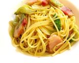【パスタ】レタスとベーコンのオイルパスタ作り方4写真