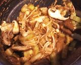 余ったカレーでセロリときのこのカレー炒め作り方4写真