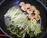 簡単！水菜とつみれの和風炒め作り方3写真