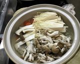 鶏とたっぷりきのこの鍋♪作り方4写真