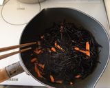 干し椎茸×昆布だしでひじきの煮物♪作り方4写真