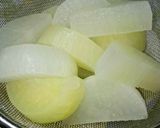 しみしみ柔らか～鶏肉と大根の煮物☆作り方2写真