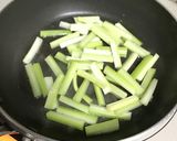豚肉とセロリの塩ラーメン作り方6写真