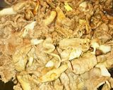 きのこと牛薄切り肉のバターしょうゆ炒め♪作り方4写真