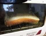 休日の朝ごはんに☆目玉焼きトースト作り方3写真