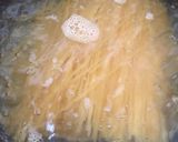 フライパンひとつ☆豚肉とネギの和風パスタ作り方1写真
