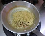レトルトハンバーグの和風パスタ作り方3写真