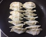 キャベツたっぷり焼き餃子と餃子のタレ☆作り方8写真