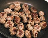 【お弁当にも】ソーセージ風味の焼き肉団子作り方3写真
