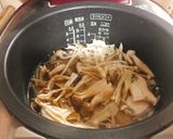 きのこたっぷり炊き込みごはん作り方1写真