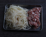 じゃがいもと豚肉の中華風炒め物作り方1写真