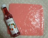 苺シートでキュート♥苺みるくパン作り方1写真