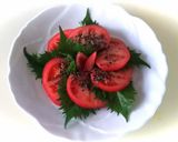 トマトと大葉のサラダ・薔薇仕立て作り方1写真