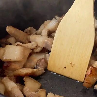 台湾滷肉飯｜氷砂糖と香辛料で作るルーローハン：工程2