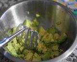 ヨーグルトチキンのアボカドソース作り方3写真