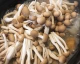 里芋 ごぼう 豚肉 厚揚げ 人参 しめじ作り方3写真