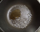 3種天然キノコ、3種根菜のソース炒め作り方5写真