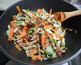 3種天然キノコ、3種根菜のソース炒め作り方12写真
